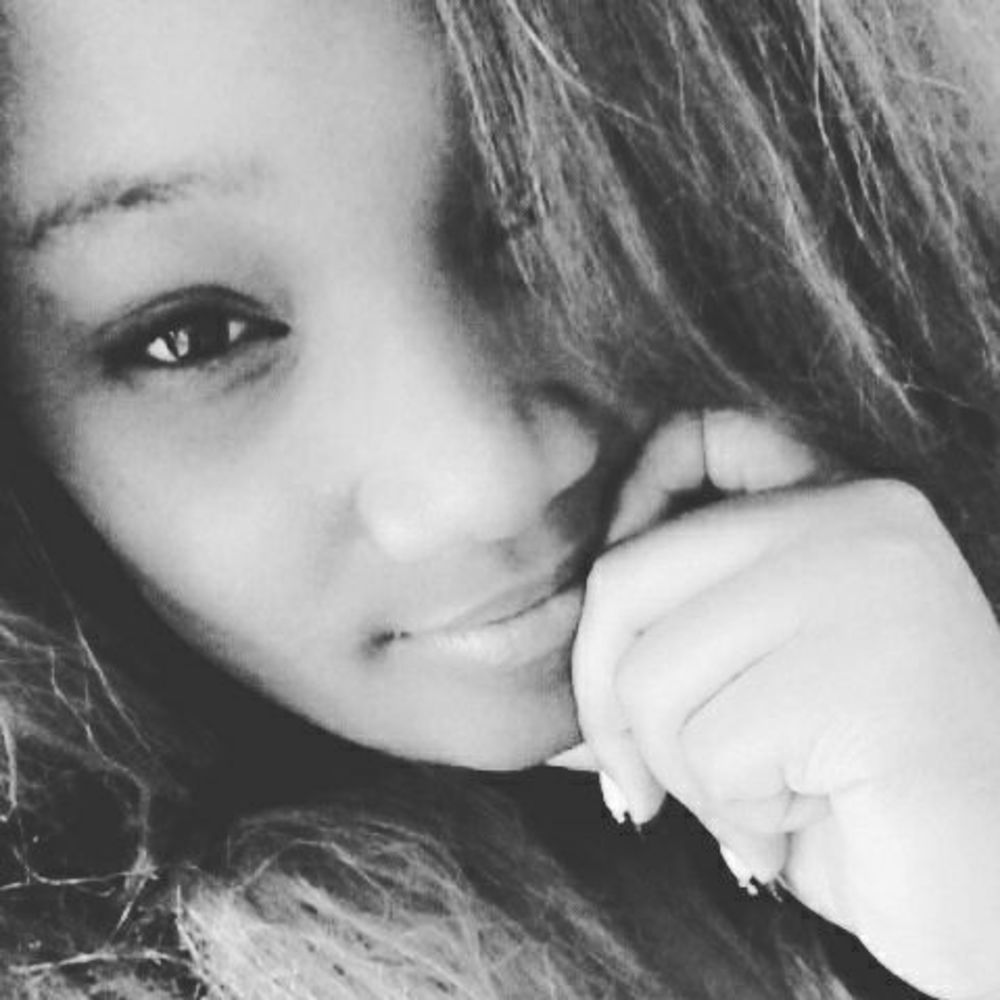 Meet your Posher, Tia
